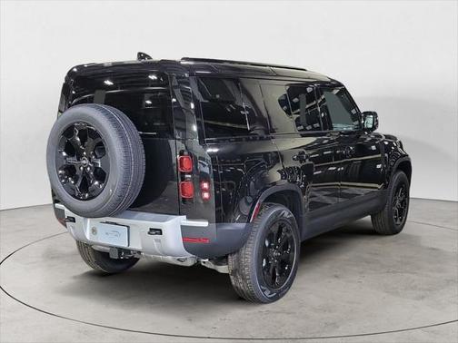 2025 Land Rover Defender 110 P300