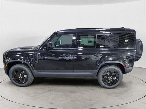 2025 Land Rover Defender 110 P300