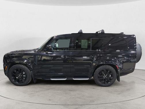 2024 Land Rover Defender 130 P400 Outbound