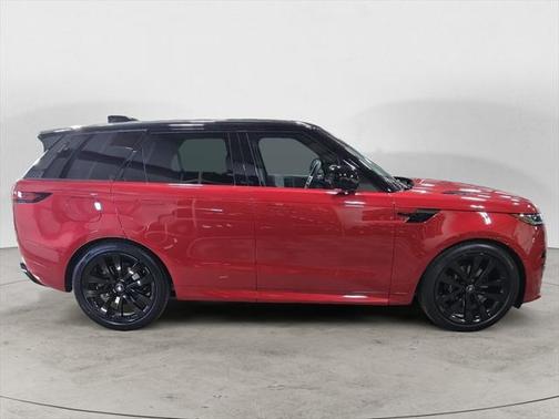 2025 Land Rover Range Rover Sport SE