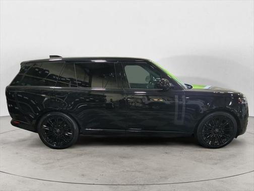 2025 Land Rover Range Rover P530 SE 7 Seat
