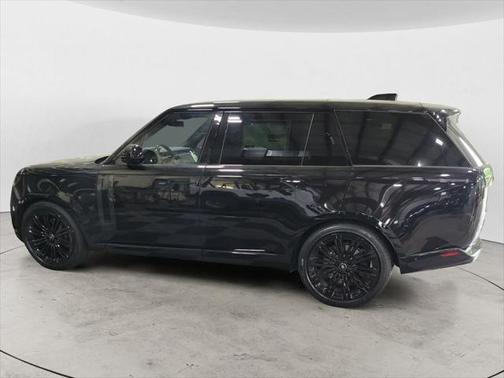 2025 Land Rover Range Rover P530 SE 7 Seat