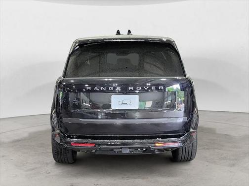 2025 Land Rover Range Rover P530 SE 7 Seat