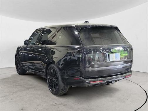 2025 Land Rover Range Rover P530 SE 7 Seat