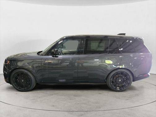 2025 Land Rover Range Rover P530 SE 7 Seat