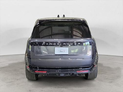 2025 Land Rover Range Rover P530 SE 7 Seat