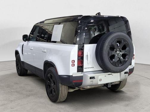 2025 Land Rover Defender 110 P300