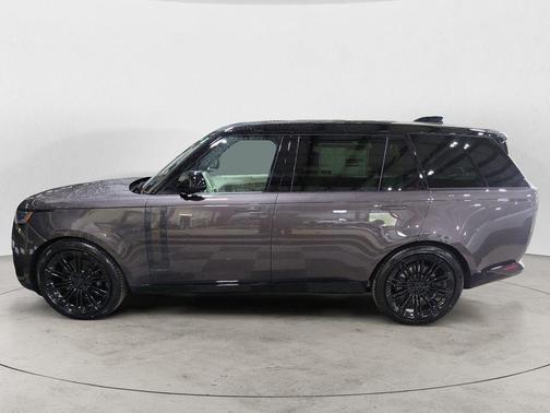 Gray 2026 Land Rover Range Rover P530 SE 7 Seat