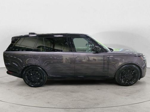 Gray 2026 Land Rover Range Rover P530 SE 7 Seat