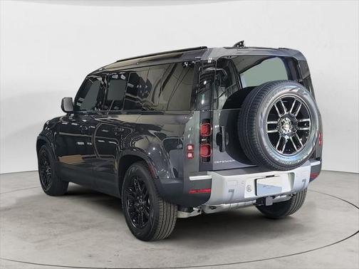 2025 Land Rover Defender 110 P300