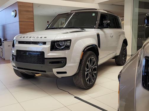 2026 Land Rover Defender 110 V8