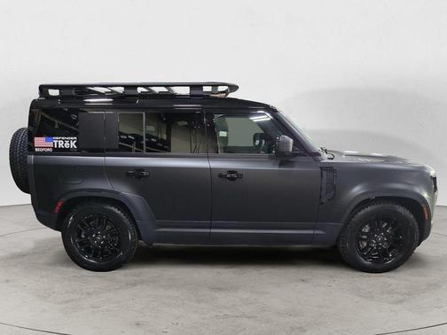 2025 Land Rover Defender 110 P300