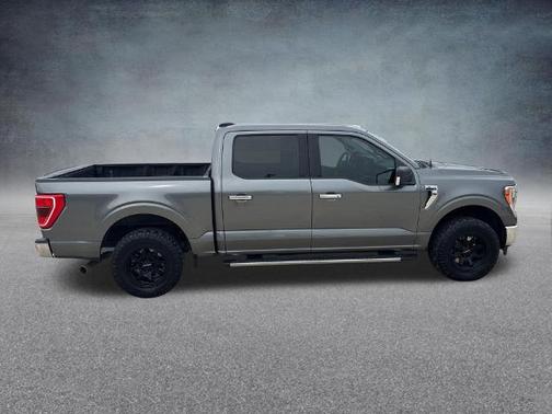 CARBONIZED GRAY METALLIC 2021 Ford F-150 XLT