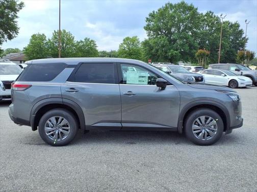 2025 Nissan Pathfinder S 4WD