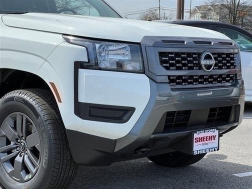 2025 Nissan Frontier SV