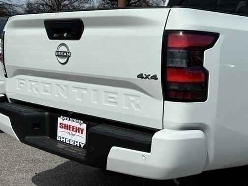 2025 Nissan Frontier SV