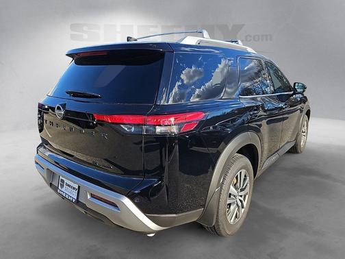 2025 Nissan Pathfinder SL 4WD