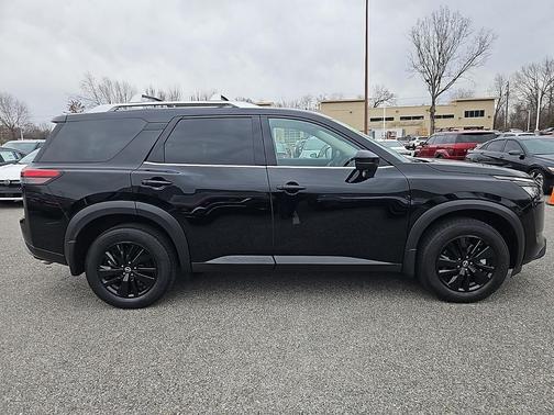 2025 Nissan Pathfinder SL 4WD