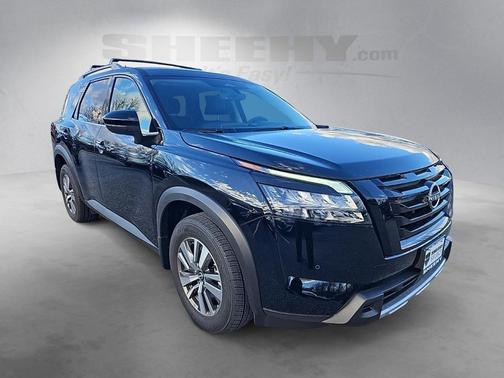 2025 Nissan Pathfinder SL 4WD