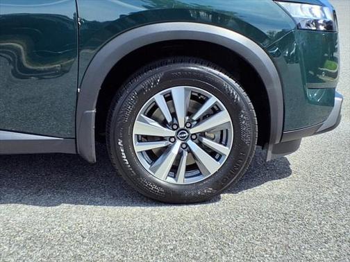 2024 Nissan Pathfinder SL FWD