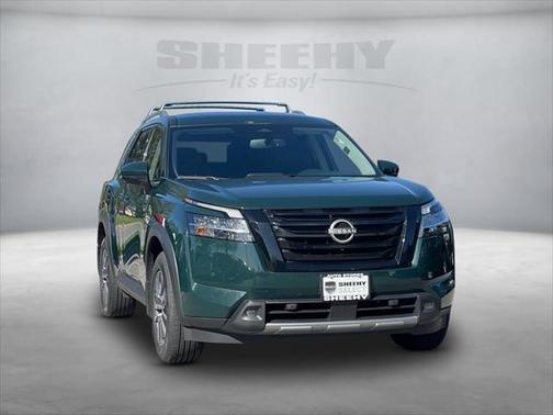 2022 Nissan Pathfinder SL 4WD