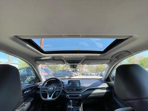 2020 Nissan Altima SR FWD