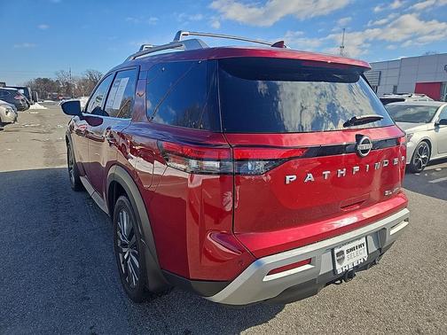 2024 Nissan Pathfinder SL 4WD