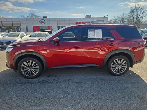 2024 Nissan Pathfinder SL 4WD