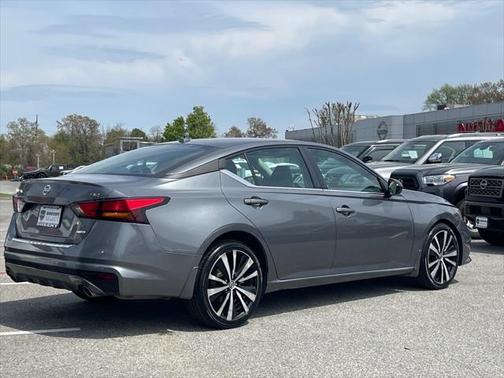 2022 Nissan Altima SR Intelligent AWD