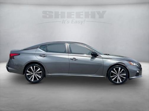 2022 Nissan Altima SR Intelligent AWD