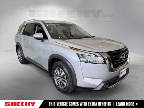 2022 Nissan Pathfinder SL 4WD