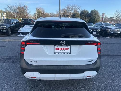 Fresh Powder 2026 Nissan Kicks SV