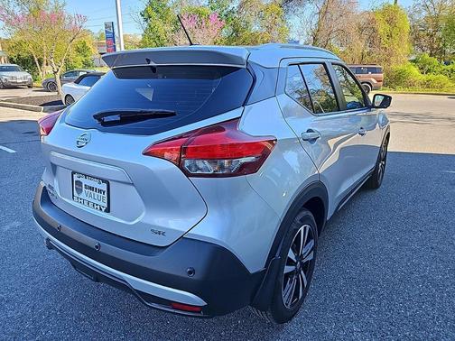 2020 Nissan Kicks SR