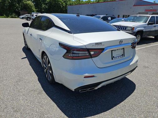 Pearl White Tricoat 2023 Nissan Maxima 3.5 Platinum