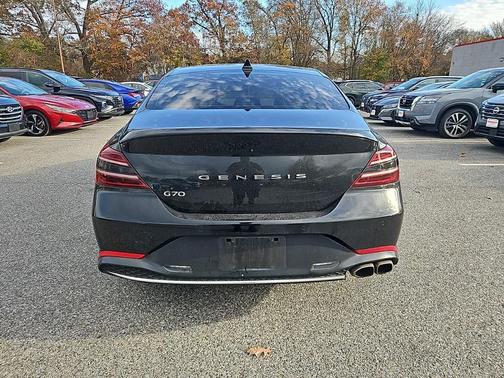 2022 Genesis G70 2.0T RWD