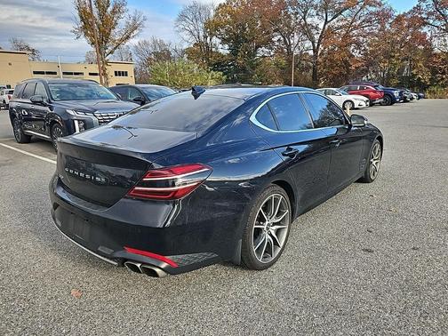 2022 Genesis G70 2.0T RWD