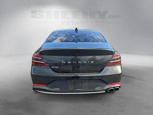 2022 Genesis G70 2.0T RWD
