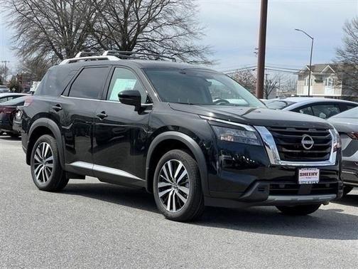 2025 Nissan Pathfinder Platinum 4WD