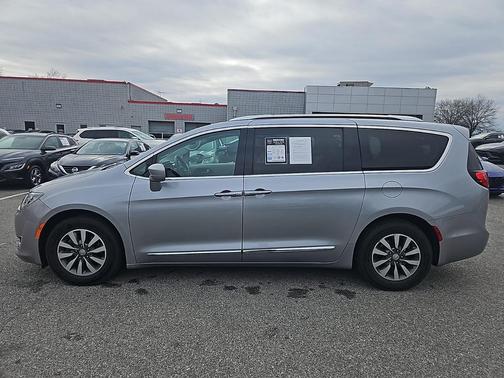 2020 Chrysler Pacifica Touring-L Plus