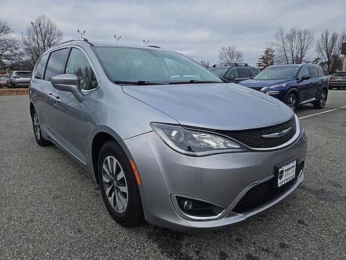 2020 Chrysler Pacifica Touring-L Plus