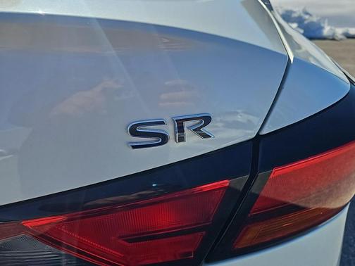 2021 Nissan Altima SR FWD