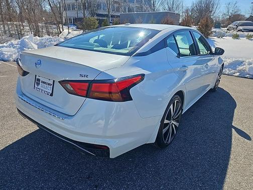 2021 Nissan Altima SR FWD