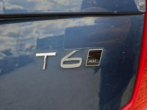 2020 Volvo XC90 T6 Momentum