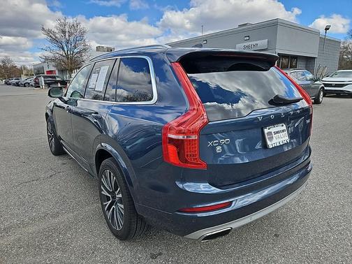 2020 Volvo XC90 T6 Momentum