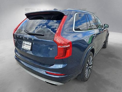 2020 Volvo XC90 T6 Momentum