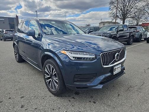 2020 Volvo XC90 T6 Momentum