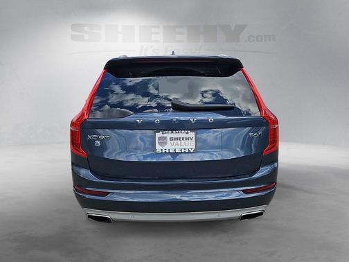 2020 Volvo XC90 T6 Momentum