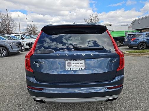 2020 Volvo XC90 T6 Momentum