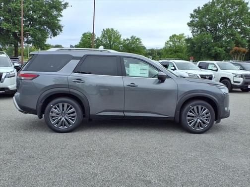 2025 Nissan Pathfinder SL 4WD
