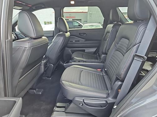 2024 Nissan Pathfinder Rock Creek 4WD